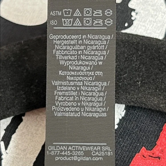 🌞 Gildan NWOT Black Shirt Sleeve Crew Neck Graphic T-Shirt with Front Pocket M - Picture 15 of 16